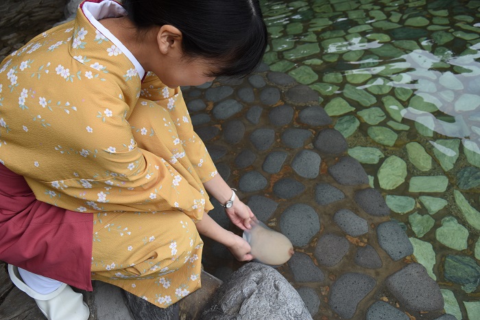 入湯中の人工乳房