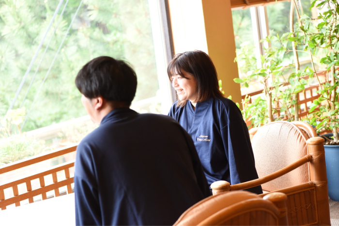 リラックスウェアでラウンジ