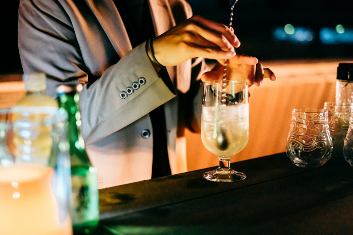 海と星空のBAR_バーテン